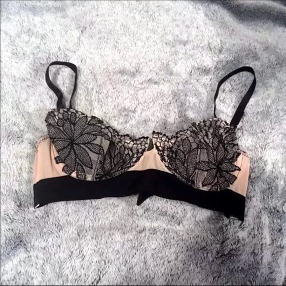 Forever 21 Other - Forever 21 32A Lingerie Unlined Scalloped Bra